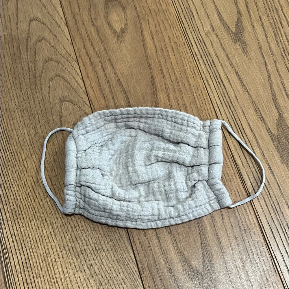 Light Gray Quilted Face Mask